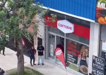 Carnave desembarcó en Funes con una propuesta de productos frescos y ahorro para la mesa familiar