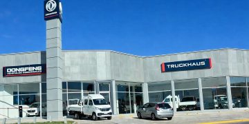 Motores Cummins, precios competitivos y a pasos de Funes: una gigante china de camiones desembarcó en la región