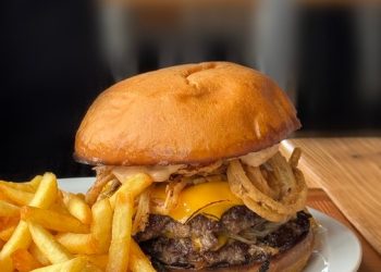 Funes, sin hambre en el fin de semana XXL: Tangrill lanza un 20% de descuento en sándwiches y hamburguesas