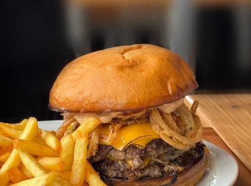 Funes, sin hambre en el fin de semana XXL: Tangrill lanza un 20% de descuento en sándwiches y hamburguesas