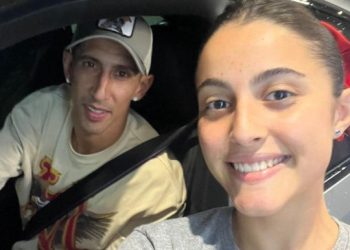 Ángel Di María pasó por el Auto Mostaza de Funes y sorprendió a los clientes con fotos y saludos