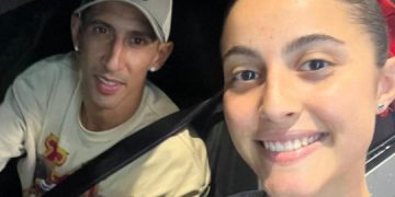 Ángel Di María pasó por el Auto Mostaza de Funes y sorprendió a los clientes con fotos y saludos