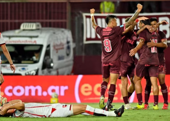 Crisis Profunda en Newell’s: Goleada en Lanús y Renuncia de Sensini