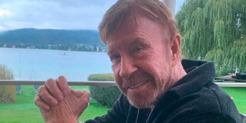 Preocupación por Chuck Norris: fue internado de urgencia tras sufrir una emergencia médica