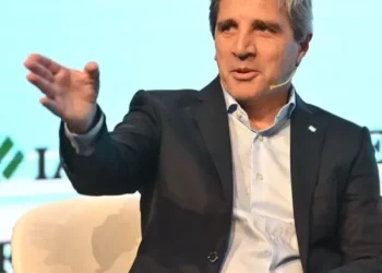 Caputo ratificó el programa económico y pronosticó un “boom” de inversiones