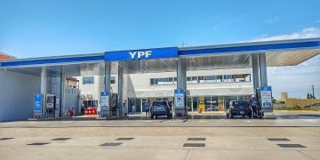 Llenar el tanque cada vez es más caro: los nuevos aumentos en nafta y diésel en Funes y la región