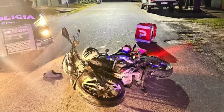 Robaron la moto de un delivery y cayeron tras una persecución en la zona noroeste