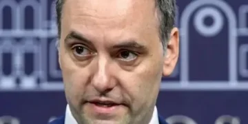 Adorni reaparece con una conferencia de prensa en Casa Rosada