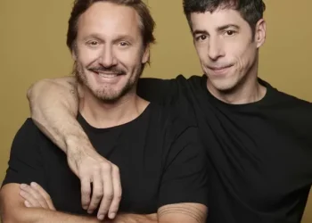 “Secreto en la montaña”: Benjamin Vicuña y Esteban Lamothe protagonizan la adaptación teatral