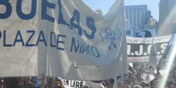 Abuelas de Plaza de Mayo denuncian que el Gobierno interrumpió el envío de kits de ADN a consulados