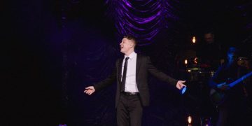 Emanero agotó el Movistar Arena y llevó “Todo Por Un Beso” a lo más alto