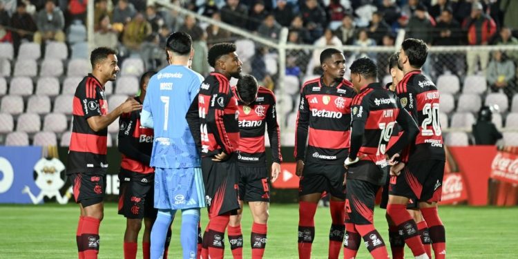 El irónico posteo de Flamengo a la Conmebol por las pausas de rehidratación en la Copa Libertadores: «Con 8 grados…»