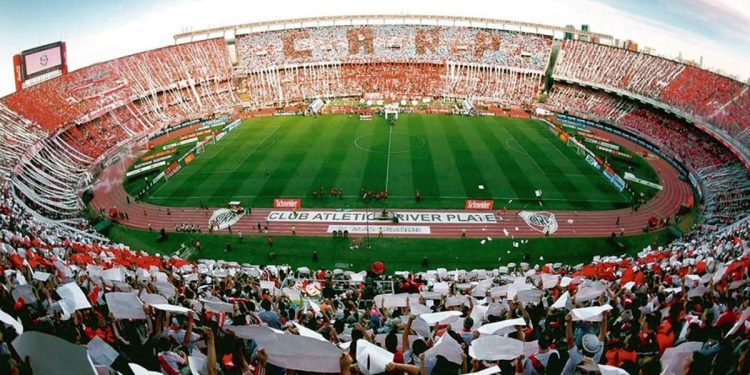 El futbolista que jugó en un grande, luego de su retiro tuvo depresión y se dedicó a la venta de autos