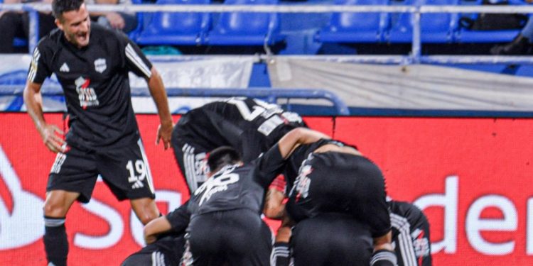 Deportivo Riestra vs. Instituto por el Torneo Apertura: resultado en vivo