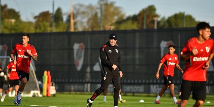 Duro golpe para River: se confirmaron dos lesiones de futbolistas que no jugarán el Superclásico