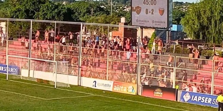Vuelven los visitantes al ascenso: los antecedentes con ambas hinchadas en la Primera Nacional en 2026