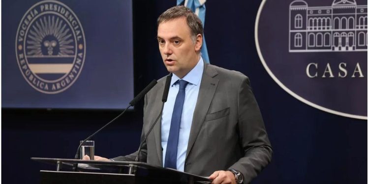 ¿Adorni pasó el Año Nuevo de 2025 en Aruba? La Justicia investiga otro posible viaje del jefe de Gabinete