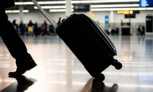 Aerolíneas Argentinas eliminó el equipaje gratis: cuánto costará viajar con carry on