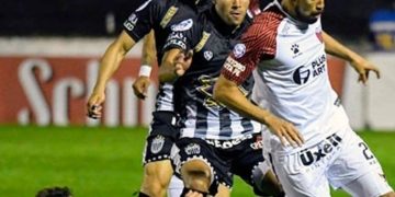 Colón va por la punta en Buenos Aires