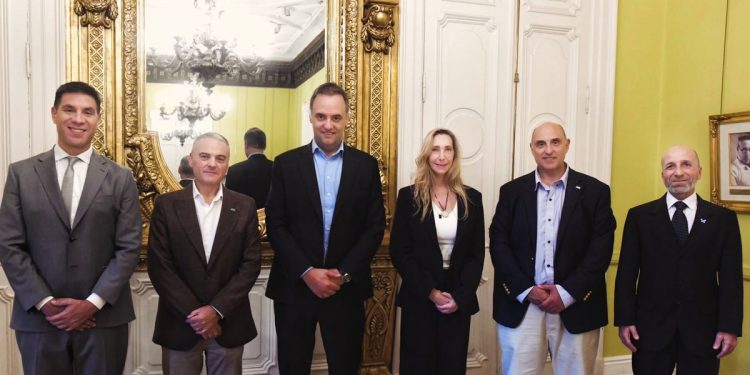 Respaldo del gobierno al proyecto de inversión de AFA en bioetanol