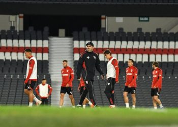 Chacho Coudet apuesta a la rotación en River: guarda titulares para viajar a Venezuela