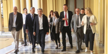 Nueva reunión de Gabinete: Milei volvió a respaldar a Adorni