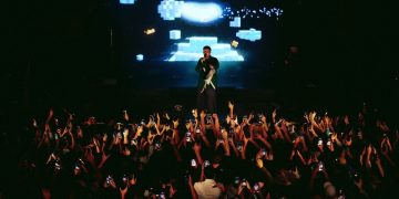 Knak cerró la etapa de «POSITIVO» con un show único, invitados y un público eufórico