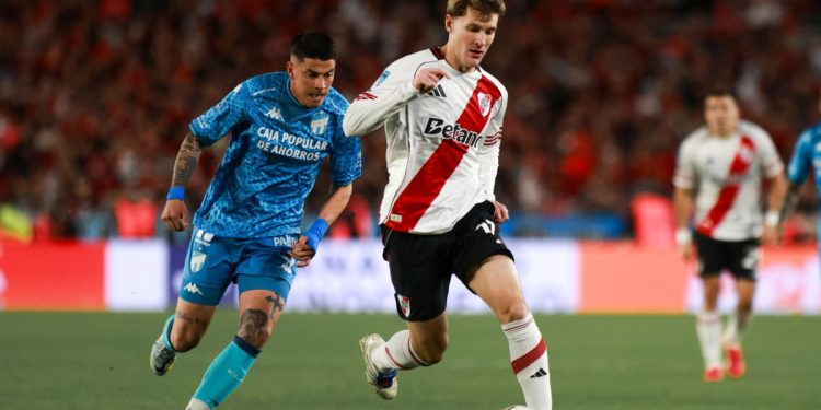River dejó otra imagen gris en el Monumental y cayó con Atlético Tucumán en la previa a los playoffs