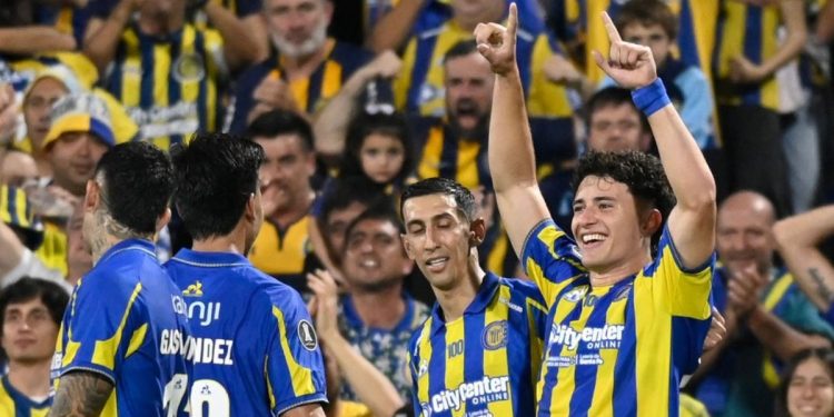 Ángel Di María erró un penal, pero Rosario Central venció a Libertad y lidera su grupo en la Copa Libertadores