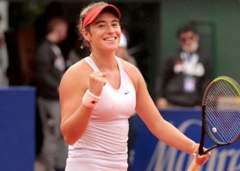 La argentina Solana Sierra avanza con autoridad en su debut absoluto en el WTA 1000 de Roma