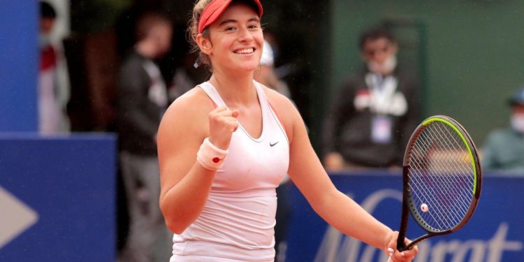 La argentina Solana Sierra avanza con autoridad en su debut absoluto en el WTA 1000 de Roma