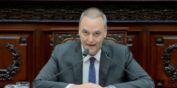 Manuel Adorni ultima detalles para la presentación de su declaración jurada en la previa al Mundial 2026