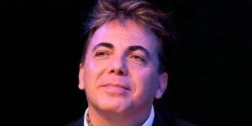 Cristian Castro se mostró junto a una misteriosa mujer en el escenario y se desataron los rumores de romance