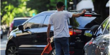 El Senado de Santa Fe vuelve a la carga con el proyecto para prohibir la actividad de los cuidacoches