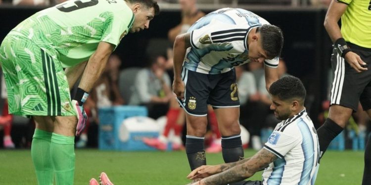 Descartan a Cuti Romero en la Selección Argentina ante Jordania: cuándo puede volver