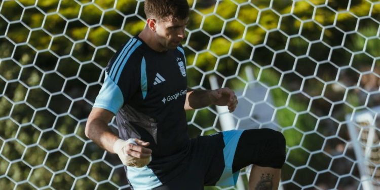 Cuándo podrá atajar Dibu Martínez en la Selección Argentina, según Gastón Edul