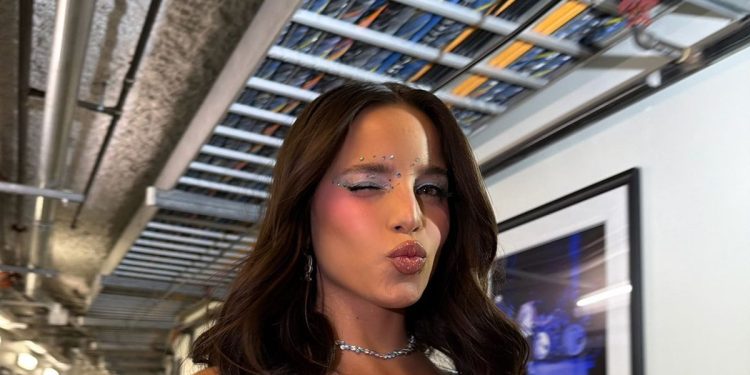Emilia Mernes deslumbró con un look inspirado en Argentina para la previa del Mundial 2026