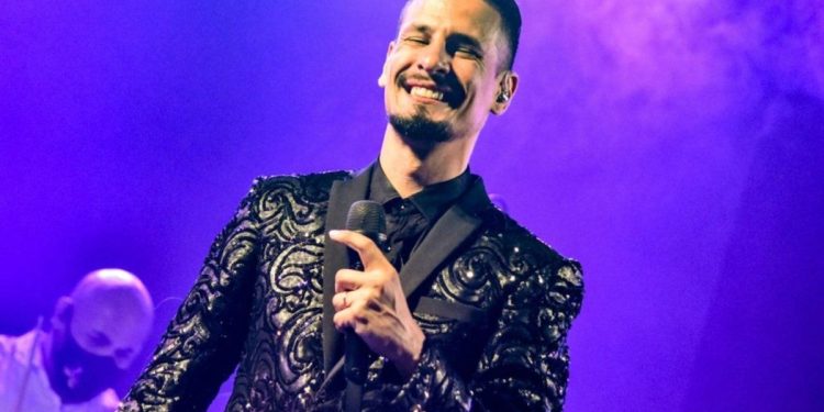 Emotivo homenaje a Indio Solari: Rodrigo Tapari cantó «Ji ji ji» en TV