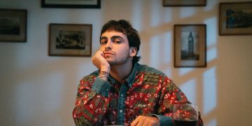 Franco Rizzaro presenta «Es por Amor», una canción íntima sobre las despedidas y los aprendizajes