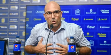 El presidente de Rosario Central cruzó a Milito y respondió a las críticas: «El único poder que tenemos es…»