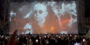 «Eterno»: el emotivo homenaje de Wos para Indio Solari en su show de Villa Ballester