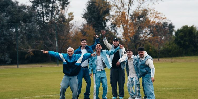 Luck Ra le canta a Lionel Messi en «El último baile», una celebración futbolera con ritmo de cuarteto