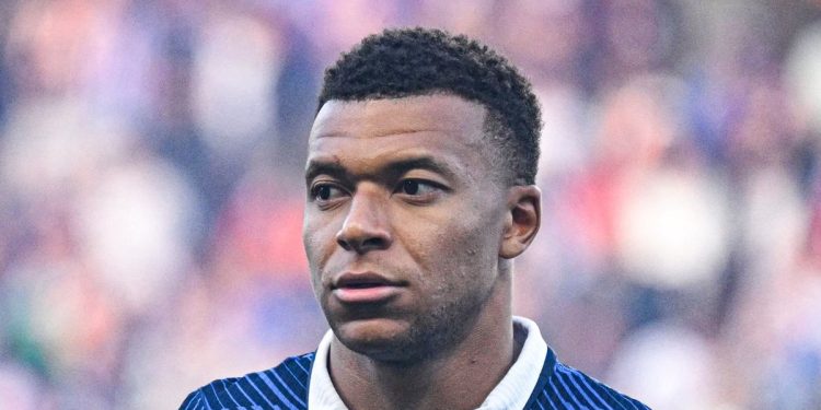 Siguen los dramas en Francia: polémica con Mbappé tras ausentarse de la concentración