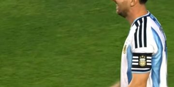 Lionel Messi entró en el segundo tiempo ante Islandia: penal y gol en sus dos primeras intervenciones