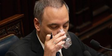 Confirmaron que Adorni gastó 139 millones de pesos con tarjetas de crédito durante su gestión