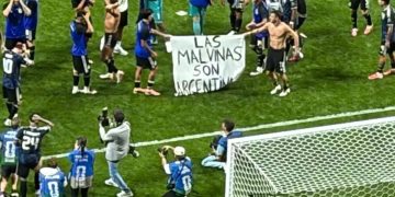 Exasesor de Margaret Thatcher pide expulsar a los jugadores argentinos de la Premier League