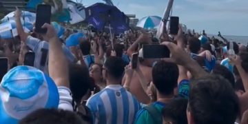 Fiesta en Miami: el banderazo de los hinchas argentinos en la previa al duelo con Cabo Verde
