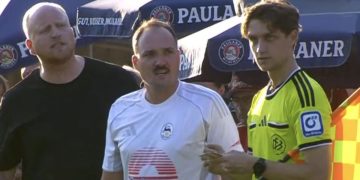 El insólito refuerzo que tuvo el rival del Bayern Múnich: un dirigente jugó un amistoso