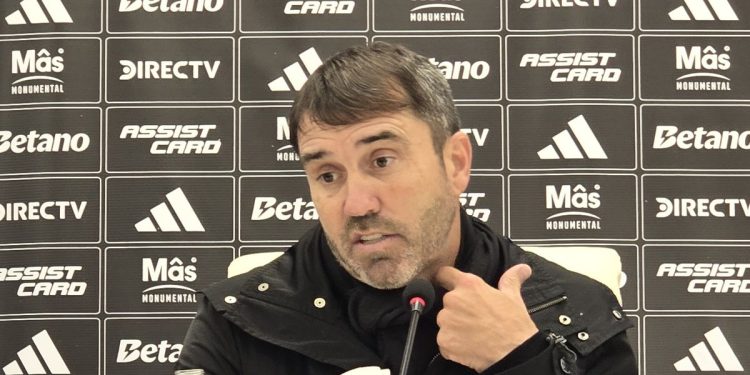 «Poco margen y poco tiempo»: las contundentes declaraciones de Chacho Coudet tras la nueva derrota de River