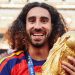 Cucurella cumplió su promesa tras ganar el Mundial 2026 y se tatuó a Luis de la Fuente